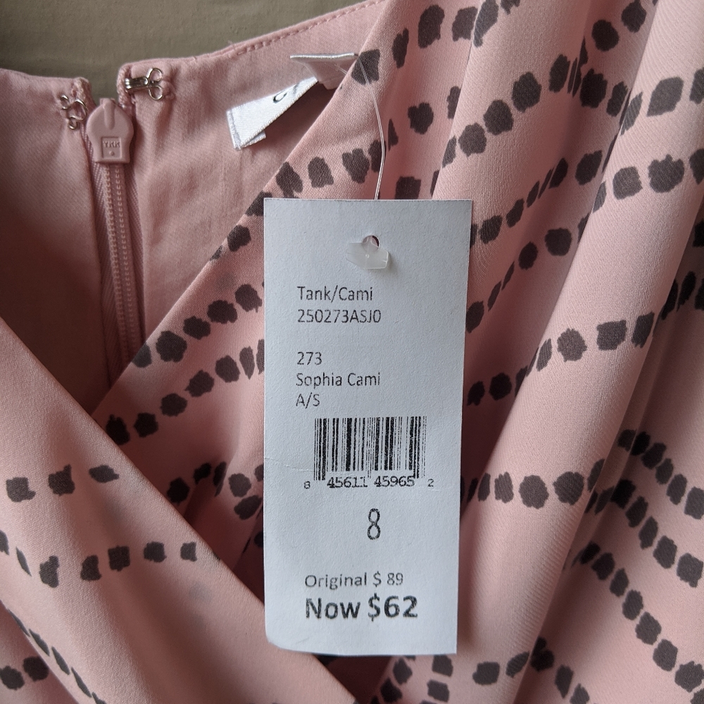 🌹 CAbi V Neck Tank - Picture 7 of 7